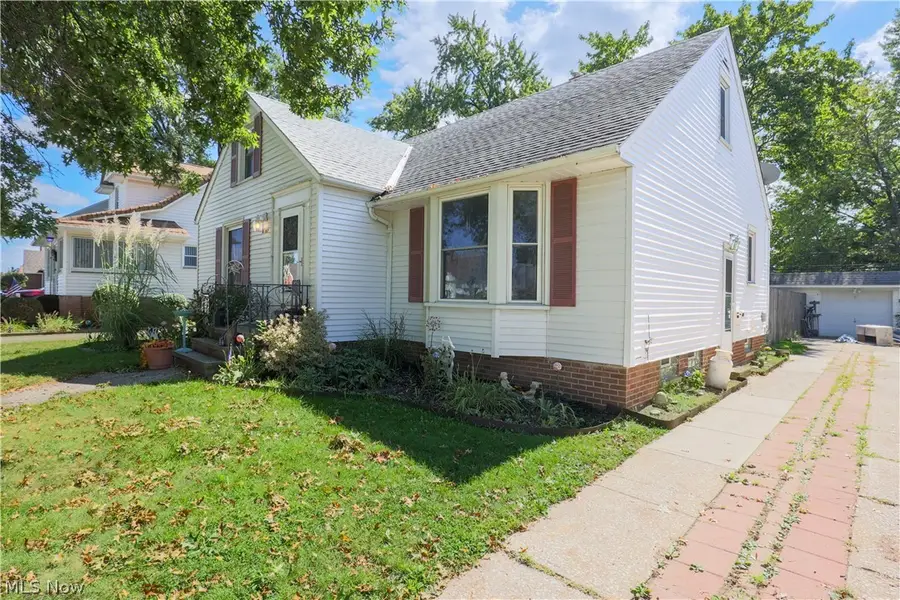 8107 Dartworth Drive, Parma, OH 44129 - #2