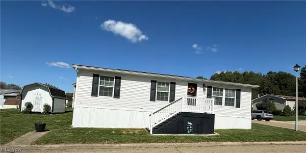 11608 NE 4th Street, Magnolia, OH 44643