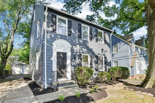906 Keystone Drive, Cleveland Heights, OH 44121