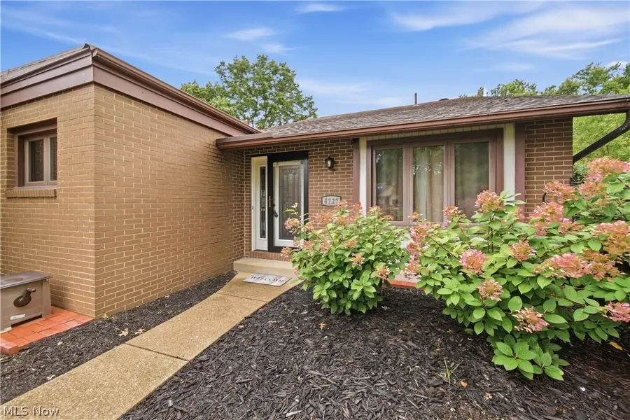 4727 Greenbriar Ne Square, Canton, OH 44714 - #2