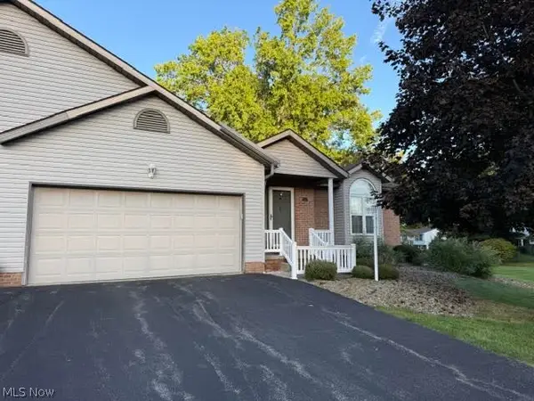1315 Surrey Point Se Drive, Warren, OH 44484