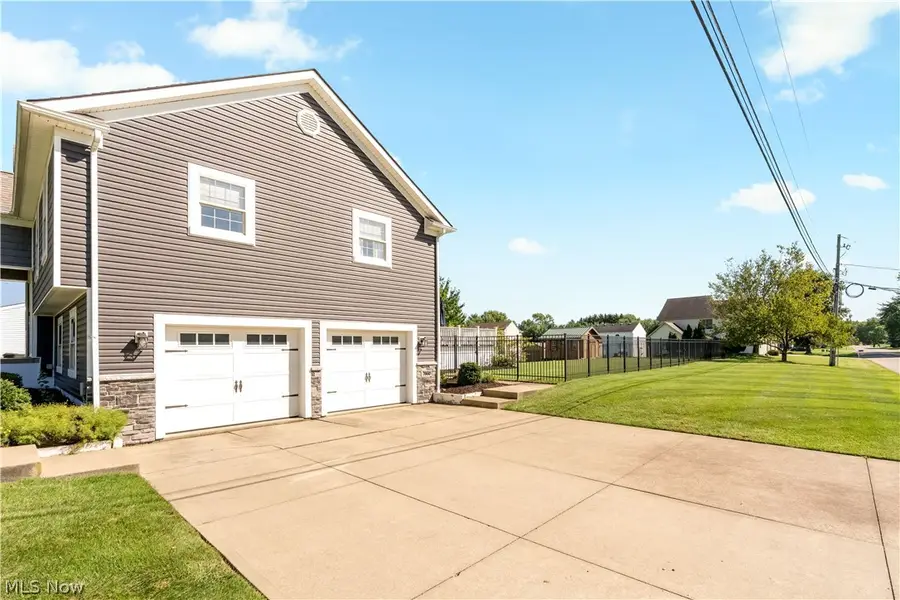7660 Oakdale Nw Street, Massillon, OH 44646 - #3