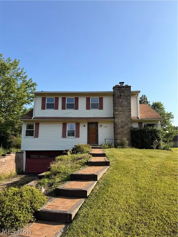 1586 Royalwood Road, Broadview Heights, OH 44147