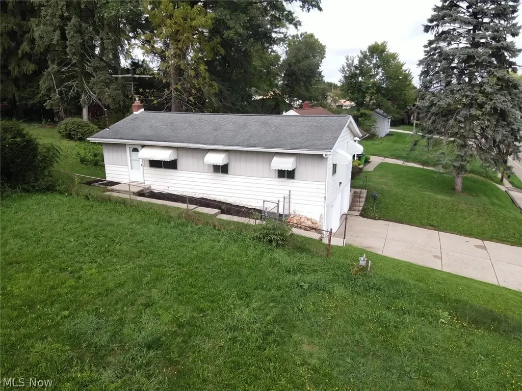 306 E State Street, Barberton, OH 44203 - #1