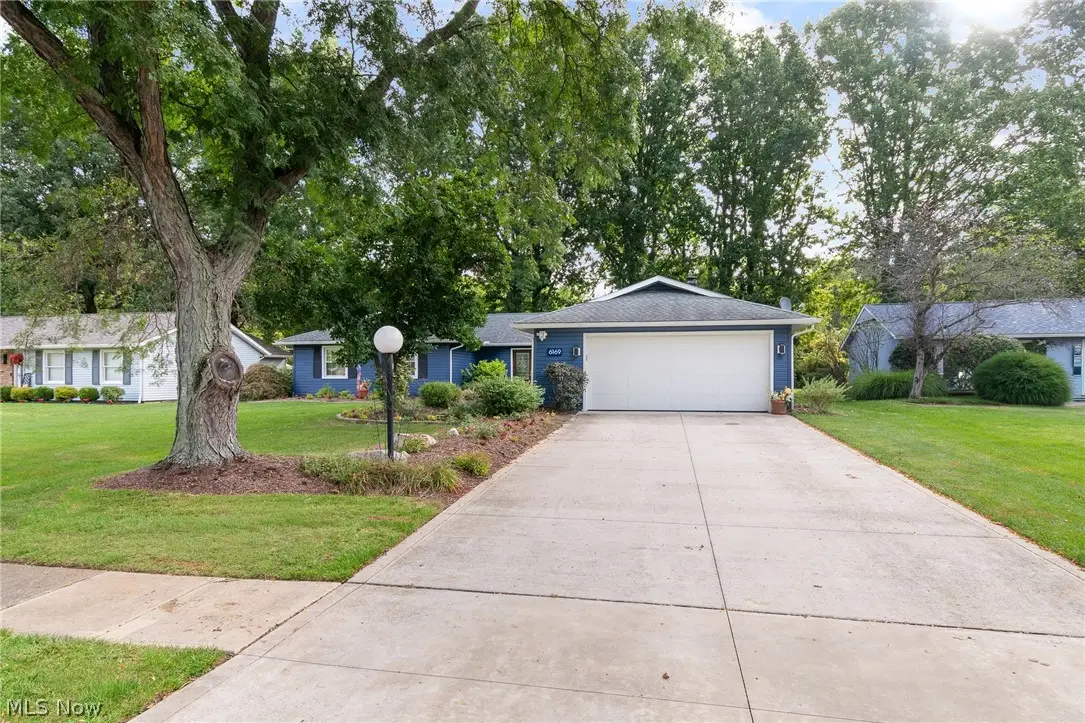 6169 Hickory Trail, North Ridgeville, OH 44039 - #1