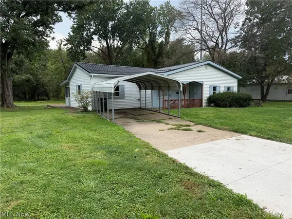 606 E First Street, Uhrichsville, OH 44683