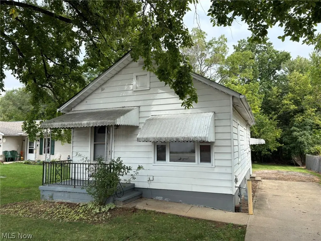 4031 Elyria Avenue, Lorain, OH 44055 - #1