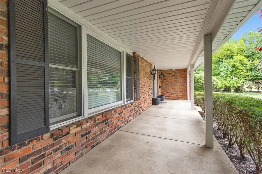 5045 Clubside Road, Lyndhurst, OH 44124 - #2