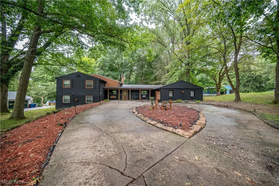 1109 Mansell Drive, Youngstown, OH 44505 - #2