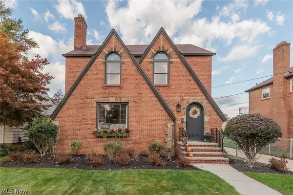 2876 Lakeview Avenue, Rocky River, OH 44116