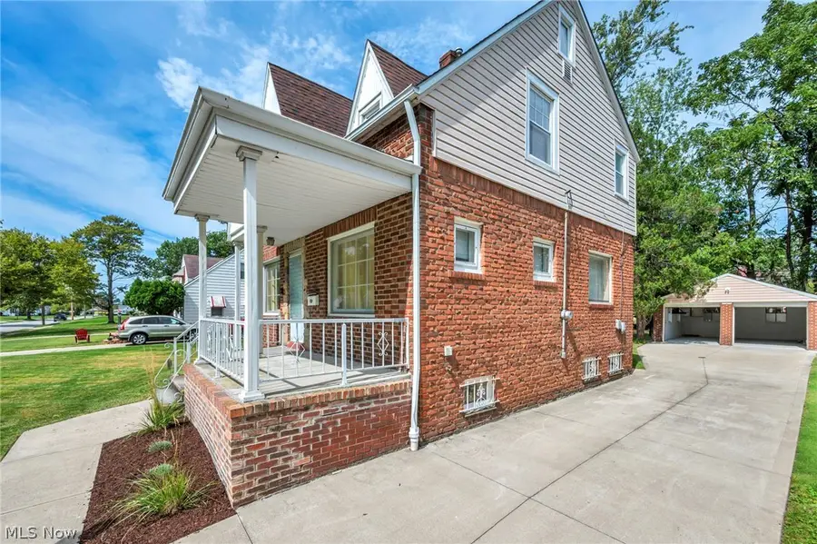 19413 Ridgewood Avenue, Warrensville Heights, OH 44122 - #2