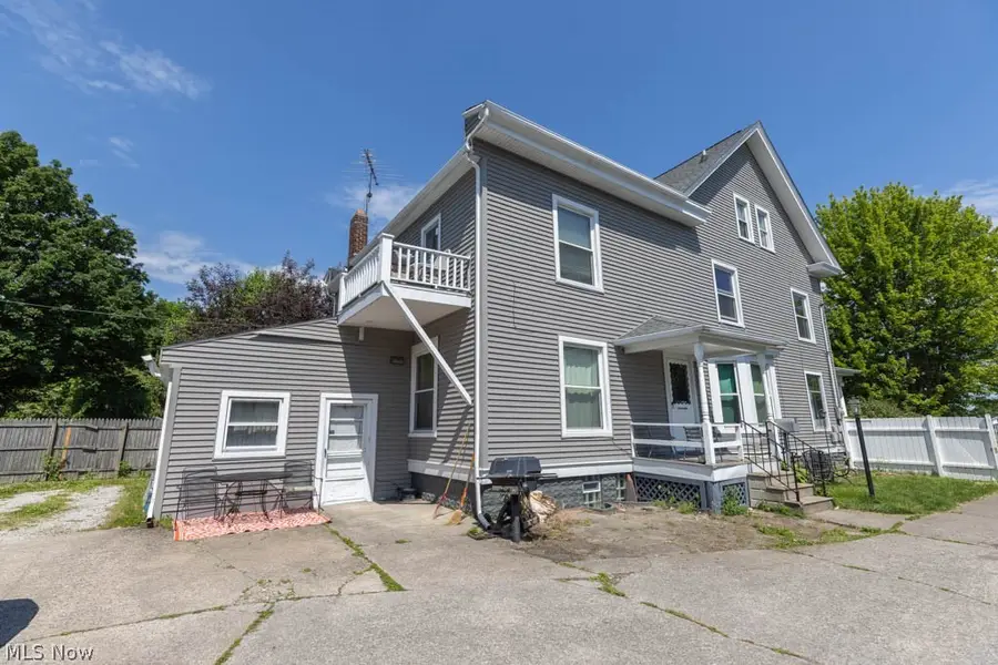 1037 W 8th Street, Lorain, OH 44052 - #3