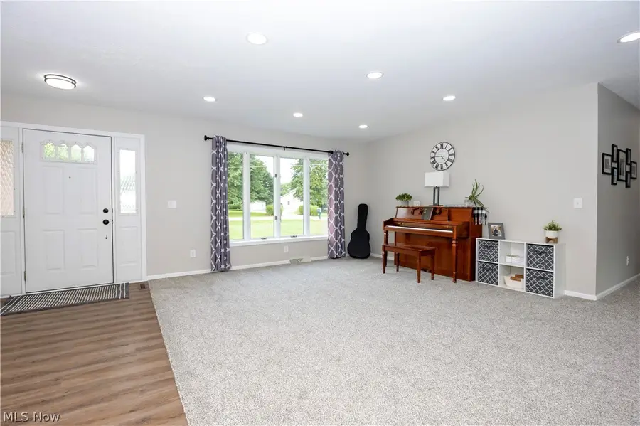 9887 Fox Knoll Drive, Orrville, OH 44667 - #3