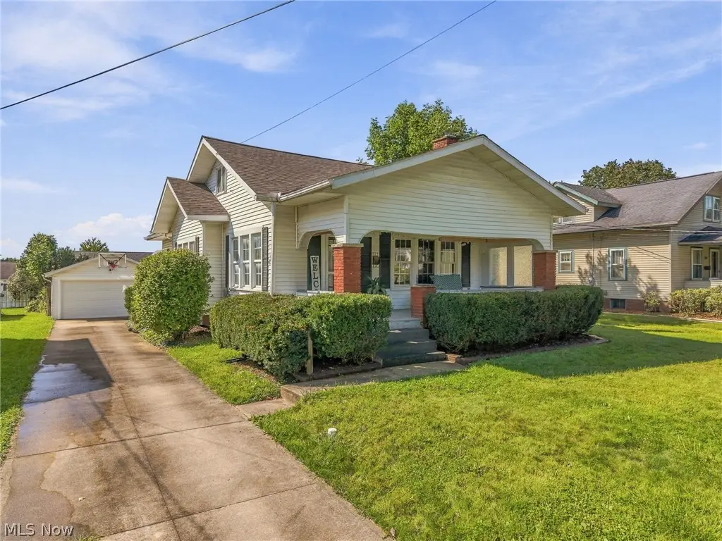 324 Woodrow Nw Street, North Canton, OH 44720 - #1