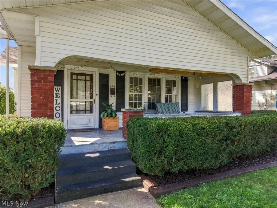 324 Woodrow Nw Street, North Canton, OH 44720 - #3