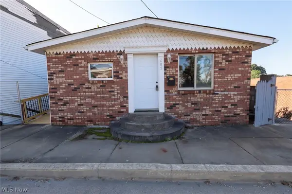 205 E High St, Flushing, OH 43977