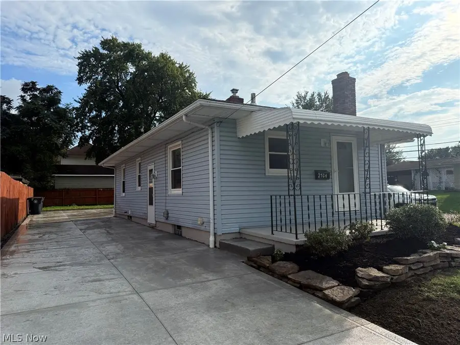 2524 Albrecht Avenue, Akron, OH 44312 - #3