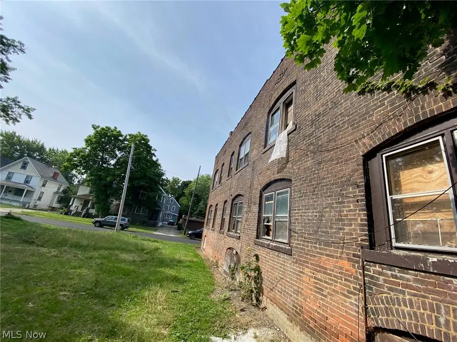 15213 Ridpath Avenue, Cleveland, OH 44110 - #3