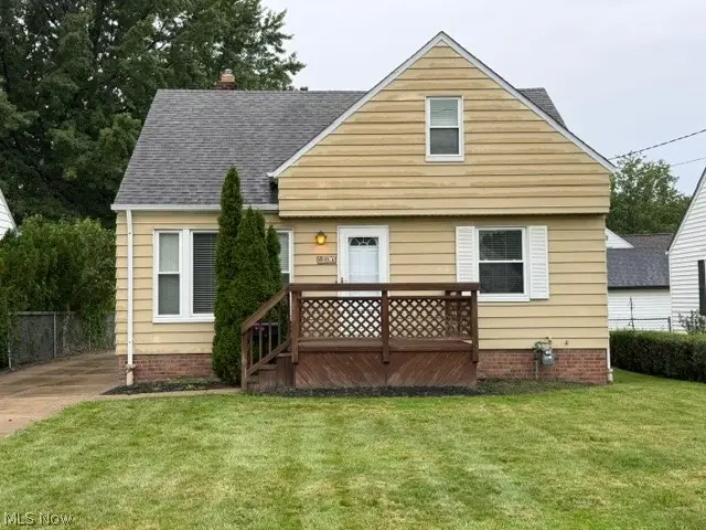 604 E 305th Street, Willowick, OH 44095 - #1