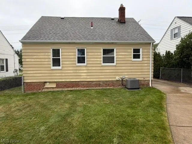604 E 305th Street, Willowick, OH 44095 - #2