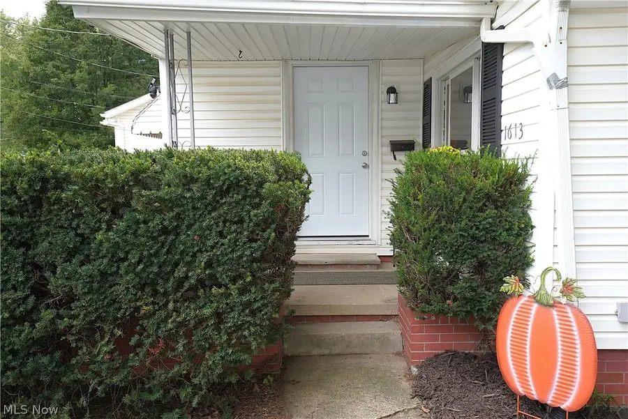 1613 24th Ne Street, Canton, OH 44714 - #3