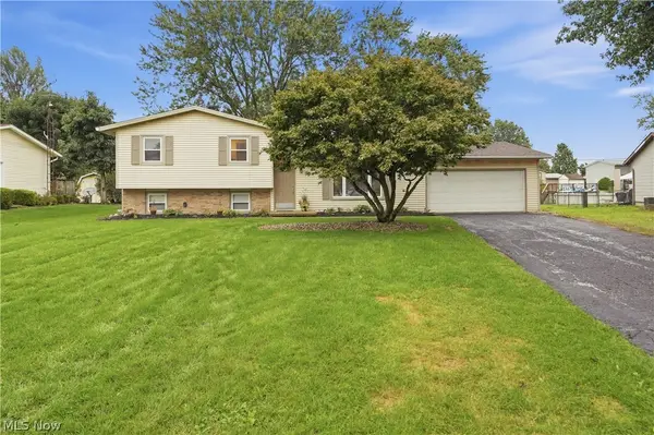 8008 Garnet Ne Avenue, Canton, OH 44721