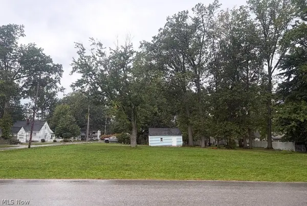 154 Tomahawk Drive, Avon Lake, OH 44012