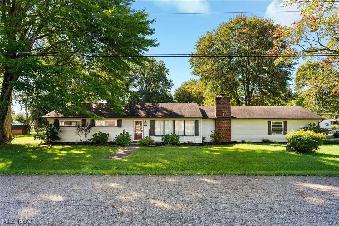 1566 Beechview Avenue, Alliance, OH 44601 - #1