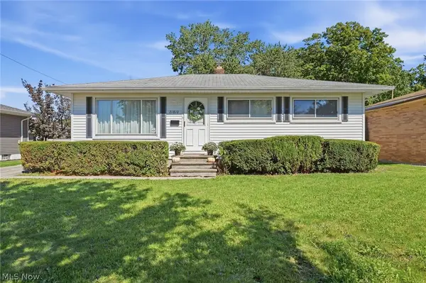 21810 Forestview Circle, Brook Park, OH 44142