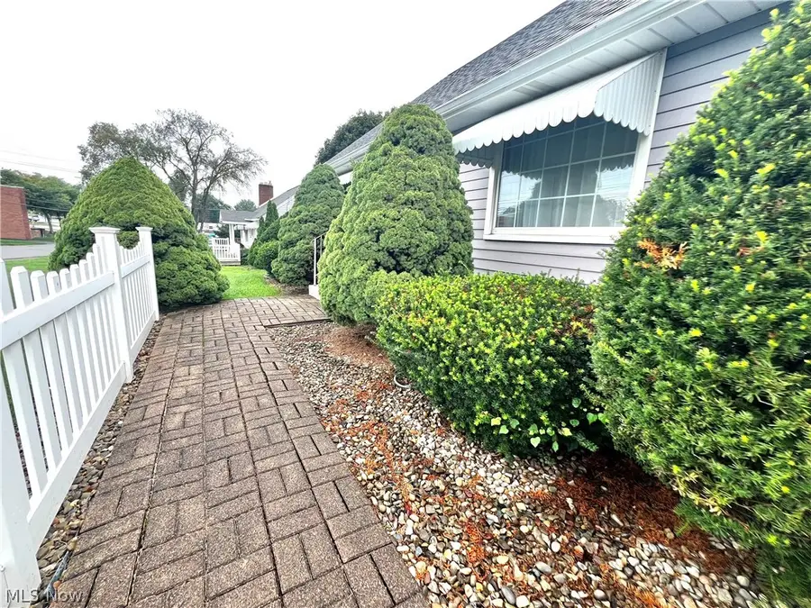 2520 Clarendon Nw Avenue, Canton, OH 44708 - #2