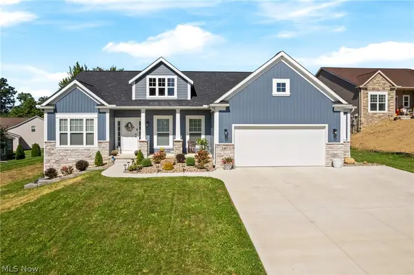 2487 Ledgestone Nw Drive, Uniontown, OH 44685