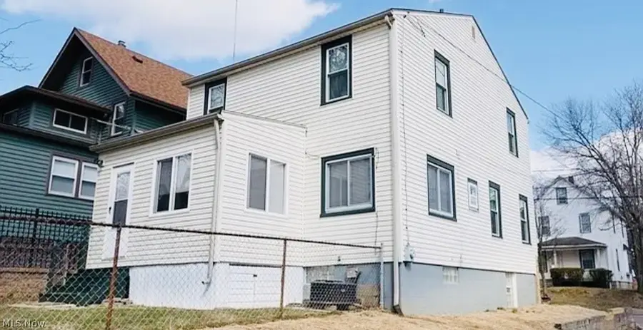 2176 10th Sw Street, Akron, OH 44314 - #2