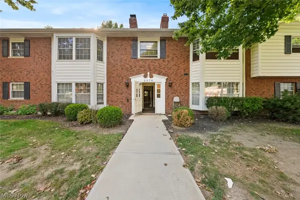 2876 Pease Drive #206B, Rocky River, OH 44116