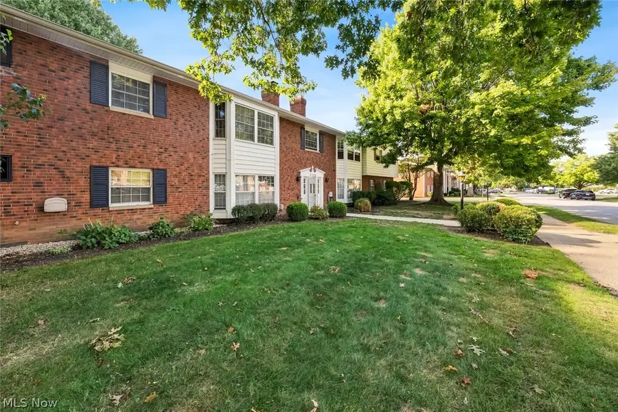 2876 Pease Drive #206B, Rocky River, OH 44116 - #3
