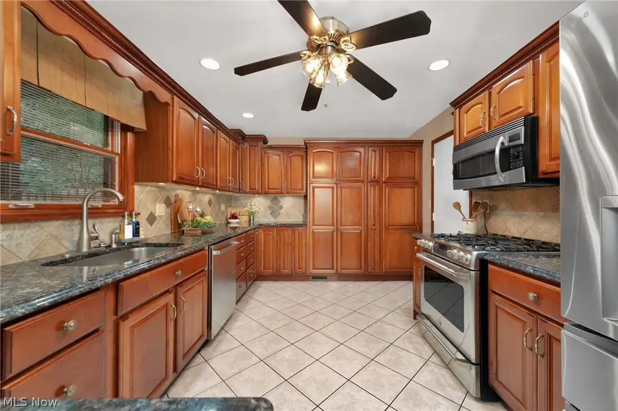 28206 N Park Drive, North Olmsted, OH 44070 - #3