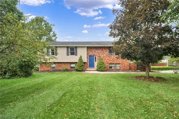 2190 Waterbury Drive, Uniontown, OH 44685