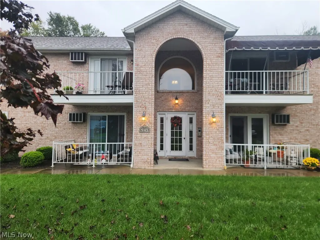945 Auburn Hills Drive #1, Boardman, OH 44512 - #1