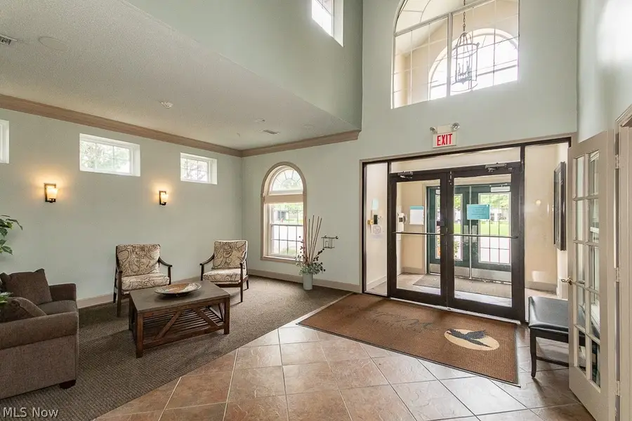 180 Fox Hollow Drive #103, Mayfield Heights, OH 44124 - #2