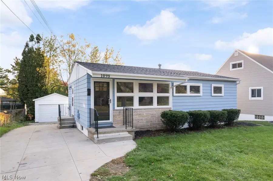 1098 Carnegie Avenue, Akron, OH 44314 - #2