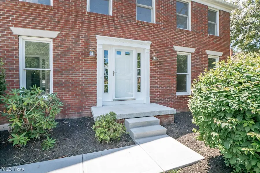 2888 Saint Albans Nw Circle, North Canton, OH 44720 - #2