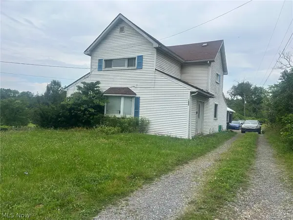 1577 + 1575 State Route 39 Ne, New Philadelphia, OH 44663