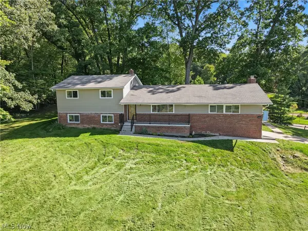 11121 Lafayette Nw Drive, Canal Fulton, OH 44614