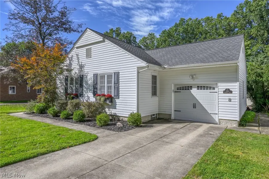 154 Birdwood Road, Akron, OH 44313 - #3