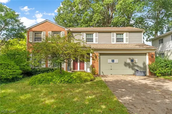 16002 Colletta Lane, Cleveland, OH 44111