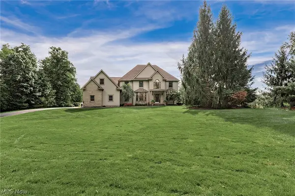 16685 Lucky Bell Lane, Chagrin Falls, OH 44023