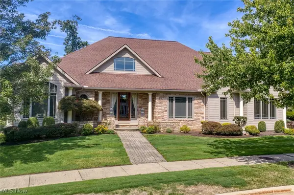 282 W Edinburgh Drive, Highland Heights, OH 44143