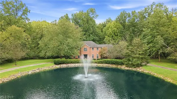 2412 East Pointe Se Drive, Warren, OH 44484