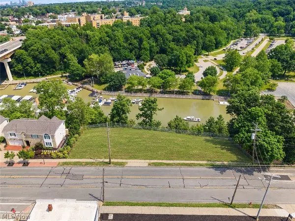 1587 Wooster Road, Rocky River, OH 44116