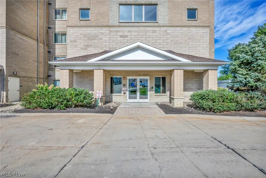 9523 Larimar Drive, Willowick, OH 44095 - #3
