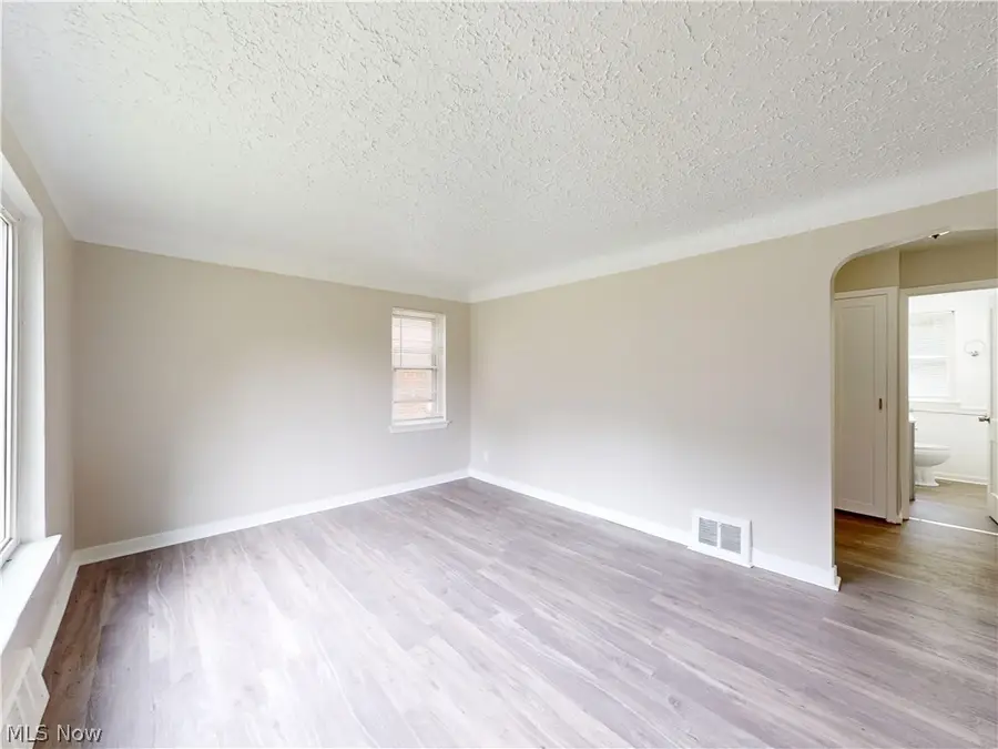 5353 Thomas Street, Maple Heights, OH 44137 - #3